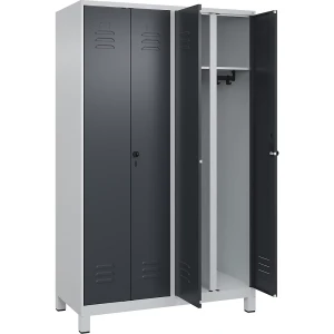 C+P Schwarz-Weiß-Spind Classic PLUS, Trennwand mittig, 2 Abteile, lichtgrau / grau, HxB 1950 x 1200 mm, mit Füßen, Drehriegel