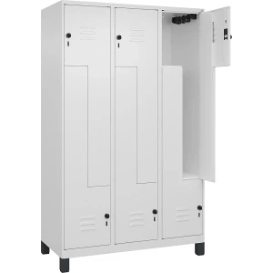 C+P Z-Spind Classic PLUS, 3 Abteile, verkehrsweiß, B 1200 mm, mit Füßen, Drehriegel