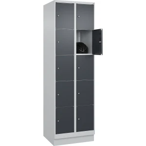 C+P 5er-Schließfachschrank Classic PLUS, 2 Abteile, lichtgrau / grau, B 600 mm, 10 Fächer, mit Bodensockel