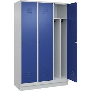 C+P Schwarz-Weiß-Spind Classic PLUS, schmal, 3 Abteile, verkürzte Trennwand mittig, lichtgrau / enzianblau, B 1200 mm, mit Bodensockel,