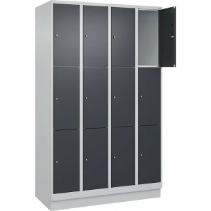C+P 3er-Schließfachschrank Classic PLUS, 4 Abteile, lichtgrau / grau, B 1200 mm, 12 Fächer, mit Bodensockel