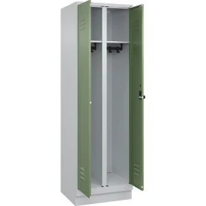 C+P Schwarz-Weiß-Spind Classic PLUS, Trennwand mittig, 1 Abteil, lichtgrau / resedagrün, HxB 1950 x 600 mm, mit Bodensockel, Drehriegel