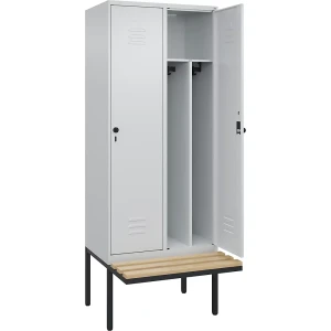 C+P Schwarz-Weiß-Spind Classic PLUS Sitzbank, schmal, 2 Abteile, verkürzte Trennwand mittig, lichtgrau, B 800 mm, Sicherheits-Drehriegel, auskragend,