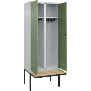 C+P Schwarz-Weiß-Spind Classic PLUS Sitzbank, Trennwand mittig, 1 Abteil, lichtgrau / resedagrün, B 800 mm, Sicherheits-Drehriegel, auskragend,