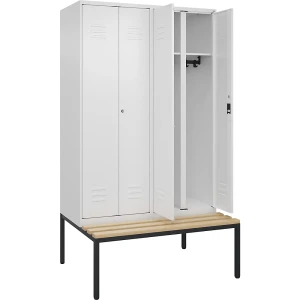 C+P Schwarz-Weiß-Spind Classic PLUS Sitzbank, Trennwand mittig, 2 Abteile, verkehrsweiß, B 1200 mm, Zylinderschloss, untergebaut, Buche-Hartholz