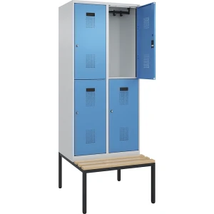 Doppelstock-Spind Evolo PLUS Sitzbank, 2 Abteile, lichtgrau / lichtblau, B 800 mm, Zylinderschloss, mit untergebauter Sitzbank, Buche kaiserkraft