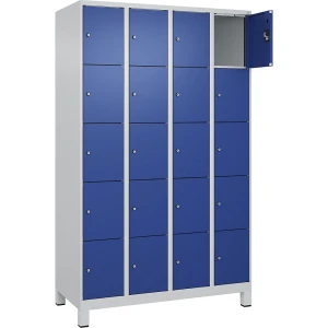5er-Schließfachschrank Evolo PLUS, 4 Abteile, lichtgrau / enzianblau, B 1200 mm, 20 Fächer, mit breiten Füßen, Zylinderschloss kaiserkraft
