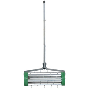 Outsunny Rastrello Scarificatore con Ruote da Giardino in Ferro zincato 135×42×15cm, Verde e argento   Aosom Italy