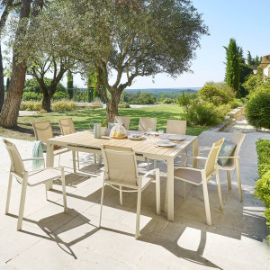 Table de jardin carré EVASION Lin / Argile 10 places - Aluminium traité époxy, Lattes effet bois Hespéride