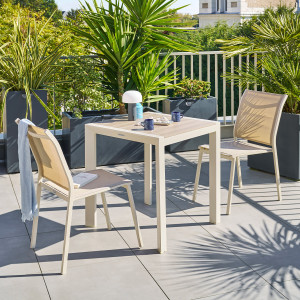 Ensemble table de jardin ÉVASION + 2 chaises empilables ESSENTIA Lin   Argile places - Aluminium traité époxy Hespéride