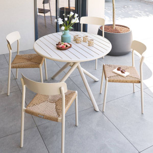 Table de jardin ronde NEBULLIA Argile 4 places - Aluminium traité époxy, Traitement anti-rouille renforcé Hespéride