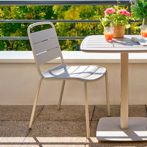 Chaise de jardin ALEGORIA Argile Acier traité époxy, Traitement anti-rouille renforcé Hespéride