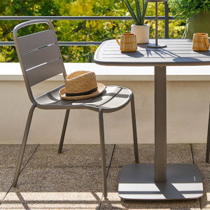 Chaise de jardin ALEGORIA Café Acier traité époxy, Traitement anti-rouille renforcé Hespéride