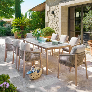 Ensemble table de jardin + 8 fauteuils NELORA Miel places - Aluminium traité époxy, Quartz Hespéride