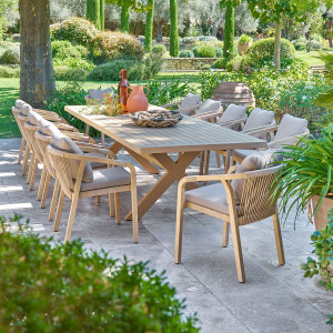 Ensemble table de jardin extensible XENIA + 12 fauteuils PAPOUASIE Eucalyptus places - certifié FSC® Hespéride