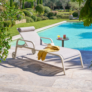 Ensemble transat OSMALA Beige   Argile + table d’appoint SOLETIA Texaline, Aluminium traité époxy Hespéride