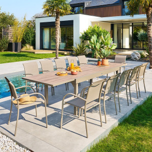 Ensemble table de jardin extensible + 12 fauteuils PIAZZA Truffe   Café places - Aluminium traité époxy, Verre trempé Hespéride