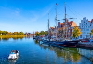 Fototapete Andere Traverse, Herbst, Hansestadt, Promenade, Segelschiff