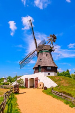 Fototapete Andere Mühle, Deutsch, Kirche, Windmühle, russisch
