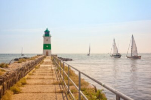 Fototapete Andere Einlass, Leuchtturm, Segelboot, Segeln, ostsee