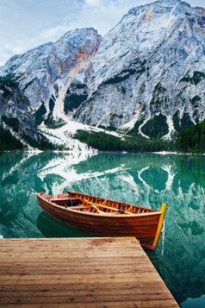 Fototapete Schiff, grün, Wald, Berg, italien