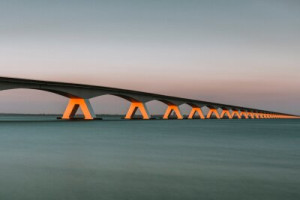 Fototapete Brücke, Fluss, Wasser, Himmel, Architektur
