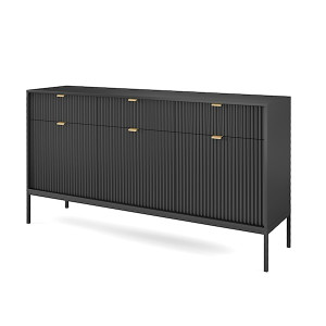 Komoda trzydrzwiowa Vellore 154 cm czarna z ryflowanymi frontami i złotymi uchwytami HOMEBOOK
