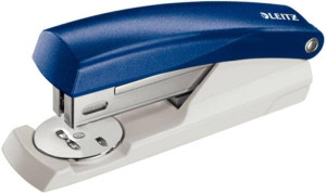 Leitz. Zszywacz 5501, niebieski