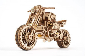 Scrambler UGR-10 z bocznym wózkiem Model mechaniczny do składania