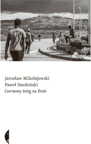 Czerwony śnieg na Etnie