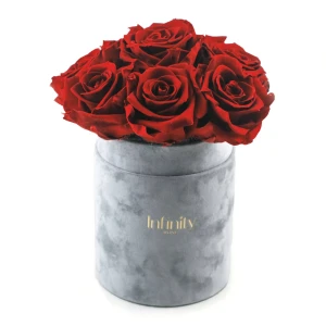 Bukiet czerwone wieczne róże szary średni flower box Infinity Rose - Vibrant Red