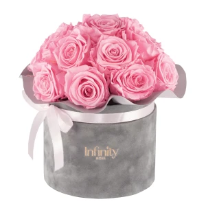 Bukiet jasnoróżowe wieczne róże szary flower box Infinity Rose