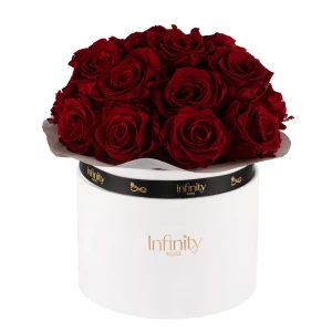 Bukiet czerwone wieczne róże biały flower box Infinity Rose - Royal Red