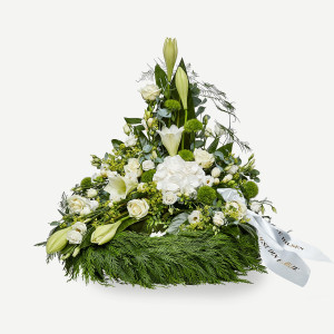 Interflora Krans med dekoration i klassisk stil og bånd creme