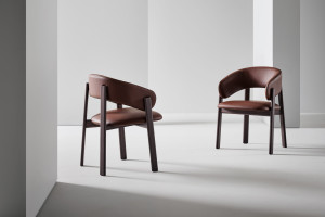 Bonaldo Stuhl Alpha in Stoff oder Leder