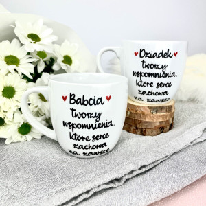 Kubek Babcia tworzy wspomnienia 300 ml- Kika Handmade