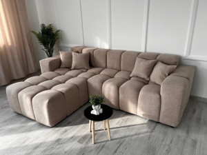 Elegancki narożnik w odcieniu beżu typu chmurka do salonu OMBO