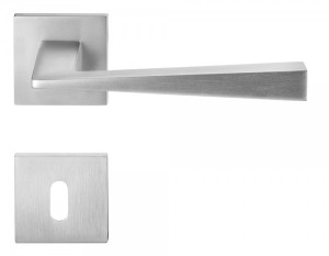 Q18CM Türgriff matt chrom quadratische Rosetten