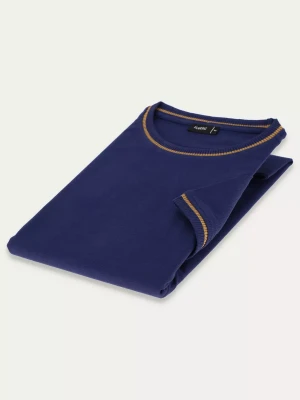 KUBENZ - Kobaltowy t-shirt CHEBEC - Sylwetka regular - 100% Bawełna - Zdobiona lamówka