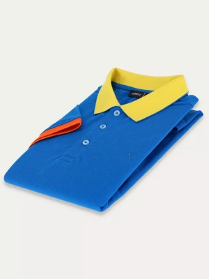 KUBENZ - Niebieska koszulka polo DUO - 100% Bawełna pique - Kontrastowy kołnierzyk od wewnątrz - Zdobiona lamówka - Styl casual
