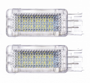 Lampka LED wnętrza bagażnika Mercedes W203 R171 CLA 117