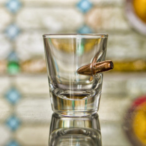 KolbergGlas Shotglas mit Geschoß
