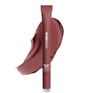 Huda Beauty Liquid Matte Mousse in Berry Brown 7.5 ml | Matowa pomadka w płynie o lekkiej, musowej formule