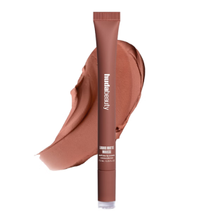 Huda Beauty Liquid Matte Mousse in Warm Brown 7.5 ml | Matowa pomadka w płynie o lekkiej, musowej formule