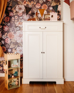 Bellamy Ines komoda 2-drzwiowa wysoka elegant white biały