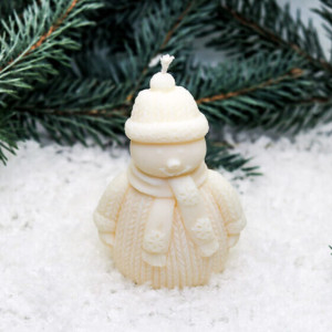 La Luz Świeca Sojowa Bałwanek naturalna – ozdobna z woreczkiem z organzy i winietką gratis! - Natural