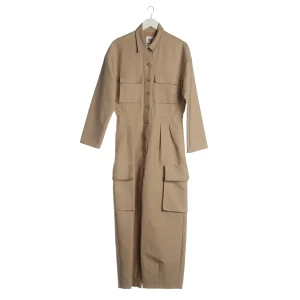 Frankie Shop Jumpsuits (beige, Gr. M) Baumwolle - gebraucht, Damen Brusttaschen mit Patte, Cargo-Taschen am Bein