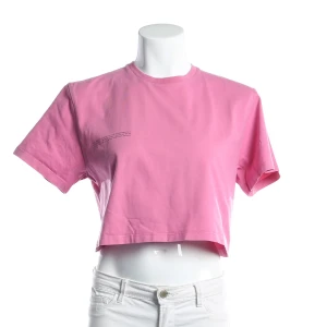 Pangaia Shirt (rosa, Gr. S) Baumwolle - gebraucht, mit Text-Print auf der Brust & Gerippter Rundhalsausschnitt