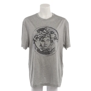 Versace T-Shirts (grau, Gr. L) Baumwolle - gebraucht, T-Shirt mit Medusa-Print auf der Vorderseite & Griechisches Mäander-Muster