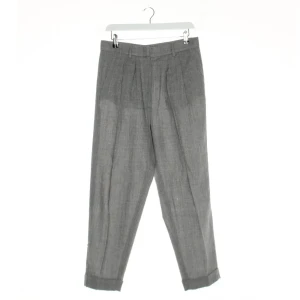 MM6 Hosen (grau, Gr. 36) Wolle - gebraucht, Stoffhose mit Bundfalten & Gürtelschlaufen